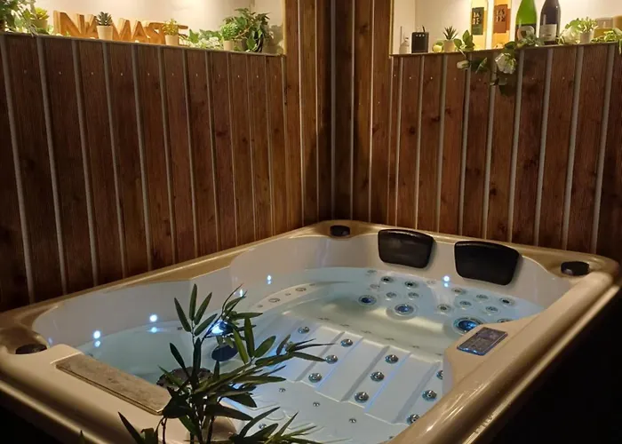 Affittacamere Love Room avec Jacuzzi Privatif - Expérience Unique dans le Gard
