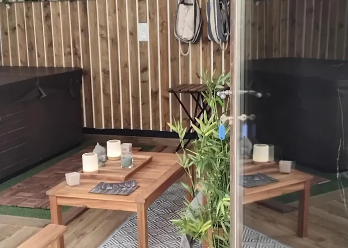 Love Room avec Jacuzzi Privatif - Expérience Unique dans le Gard Affittacamere Saint-Michel-d'Euzet