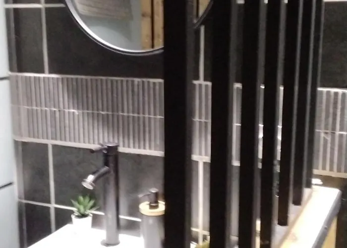 Love Room avec Jacuzzi Privatif - Expérience Unique dans le Gard